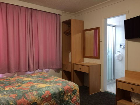 Edgecliff Lodge Motel - Lawyer Find 11