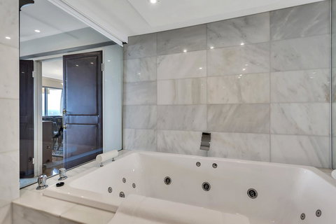 Stamford Plaza Adelaide - Who Is Search 40