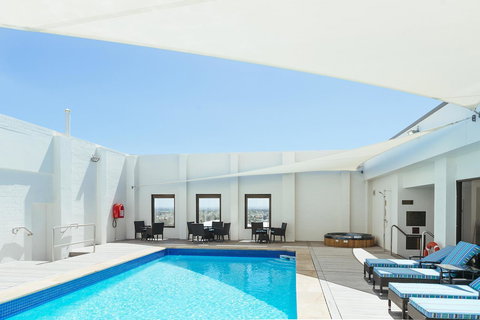 Stamford Plaza Adelaide - Who Is Search 4