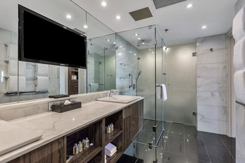 Stamford Plaza Adelaide - Who Is Search 39