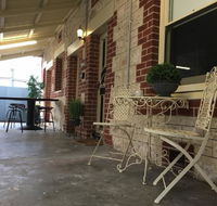 Two Cow Cottage Bed  Breakfast - Lawyer Find