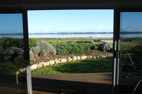 Coorong Waterfront Retreat - Click Find 20
