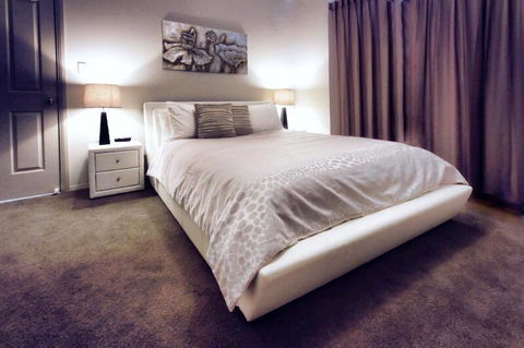 Casavino Luxury Villas - Click Find 5