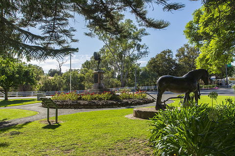 Stoneleigh Cottage Bed And Breakfast - Click Find 21