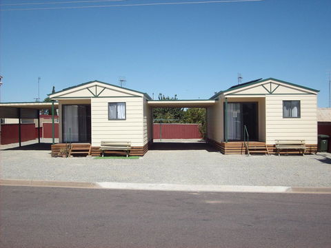 Jacko's Holiday Cabins - Click Find 0
