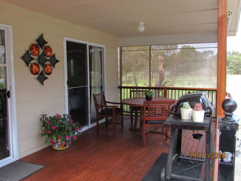 Lazy Days Bed &Breakfast Cottage - Victor Harbor - Click Find 27