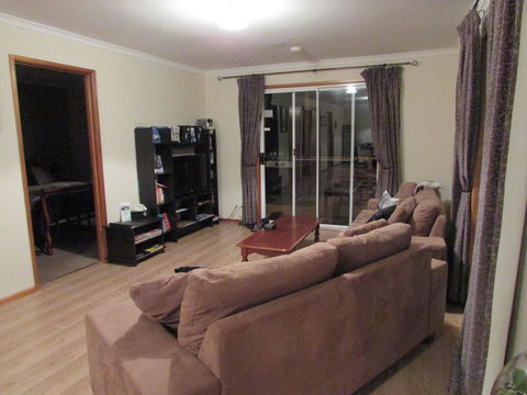 Lazy Days Bed &Breakfast Cottage - Victor Harbor - Click Find 16