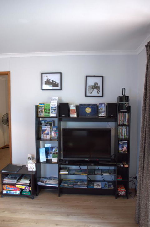 Lazy Days Bed &Breakfast Cottage - Victor Harbor - Click Find 9