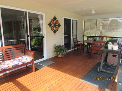 Lazy Days Bed &Breakfast Cottage - Victor Harbor - Click Find 13