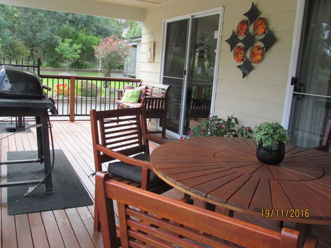Lazy Days Bed &Breakfast Cottage - Victor Harbor - Click Find 5