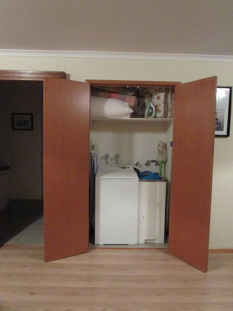 Lazy Days Bed &Breakfast Cottage - Victor Harbor - Click Find 18
