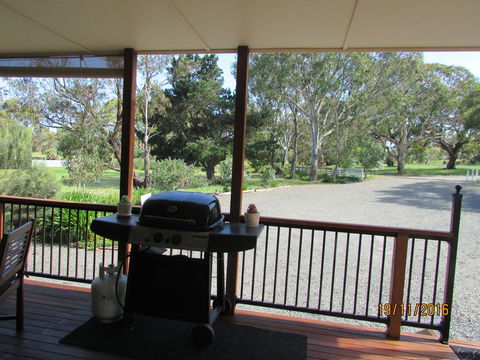 Lazy Days Bed &Breakfast Cottage - Victor Harbor - Click Find 8