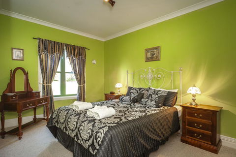 Lindsay House Homestead - Click Find 15