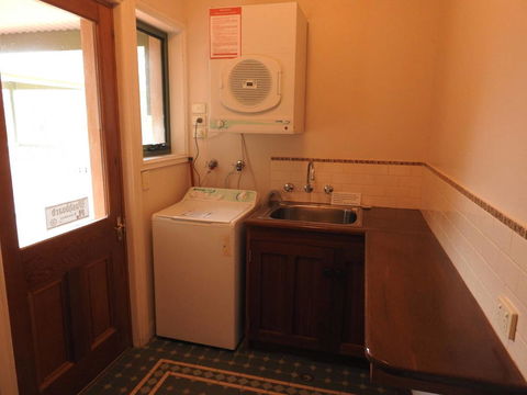 Lindsay House Homestead - Click Find 34