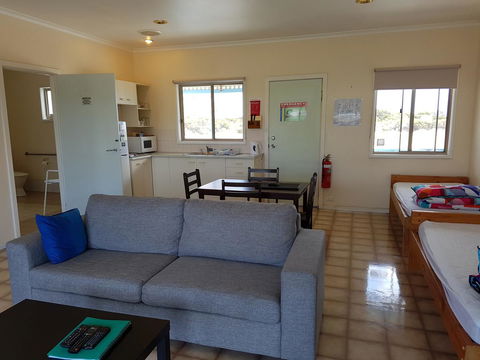 Marion Bay Holiday Villas - Click Find 12
