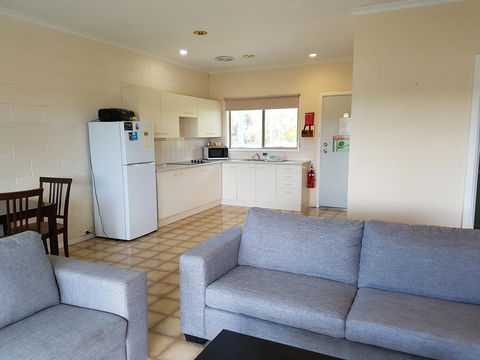 Marion Bay Holiday Villas - Click Find 0