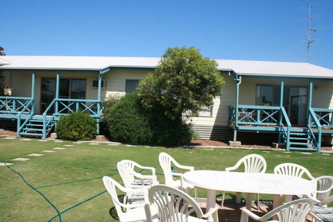 Marion Bay Holiday Villas - Click Find 6