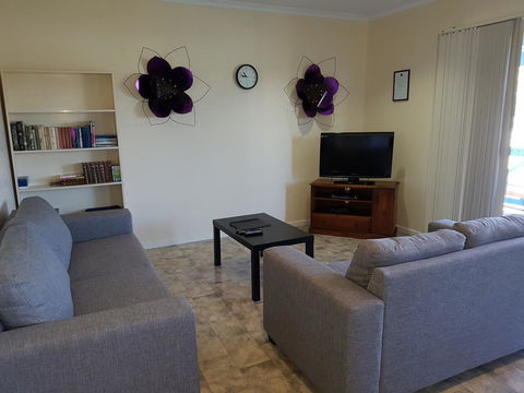 Marion Bay Holiday Villas - Click Find 11