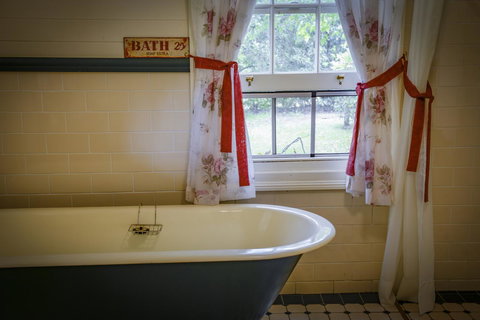 Arcadia - The Barn Cottage & Rosehill Cottage - Click Find 18