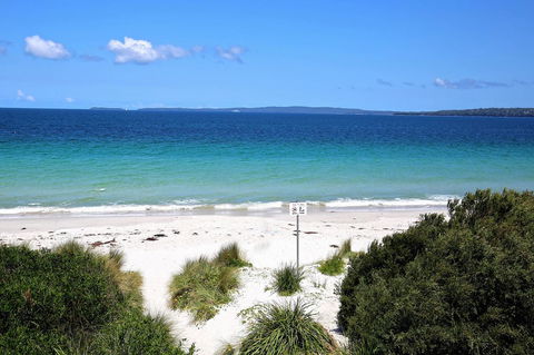 Sandy Toes Beach House Jervis Bay - 2min To Beach - Lawyer Find 24