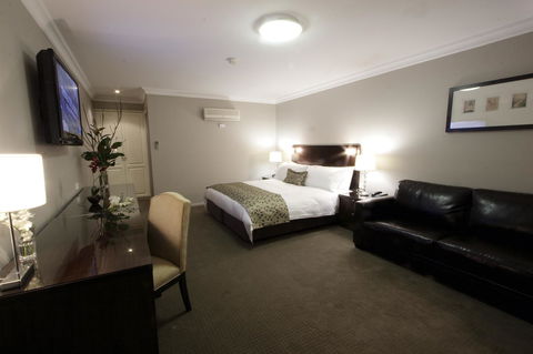 Carlyle Suites & Apartments - Bet 4u 4