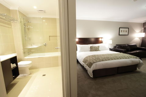 Carlyle Suites & Apartments - Bet 4u 10