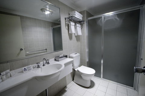 Carlyle Suites & Apartments - Bet 4u 7