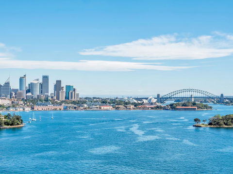 Panoramic Harbour Views And Unbeatable Comfort - Lawyer Find 1
