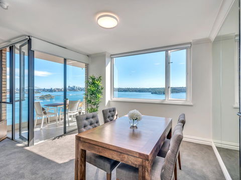 Panoramic Harbour Views And Unbeatable Comfort - Lawyer Find 6