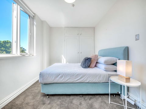 Panoramic Harbour Views And Unbeatable Comfort - Lawyer Find 9