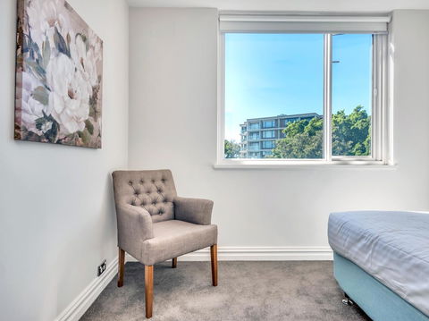 Panoramic Harbour Views And Unbeatable Comfort - Lawyer Find 13