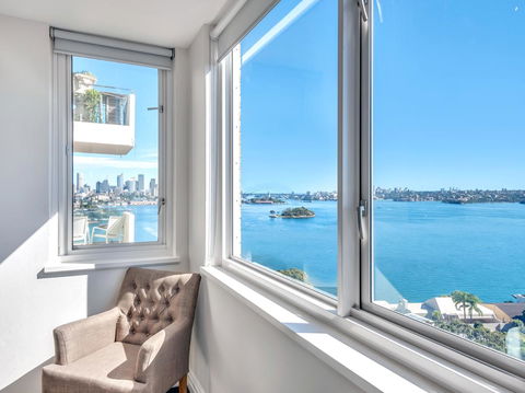 Panoramic Harbour Views And Unbeatable Comfort - Lawyer Find 12