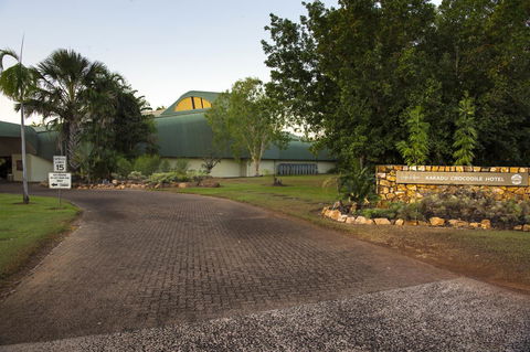 Mercure Kakadu Crocodile - Lawyer Find 28