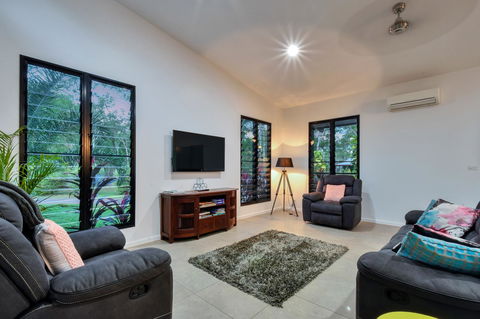 'Tropical Oasis - Darwin NT - DBD 25
