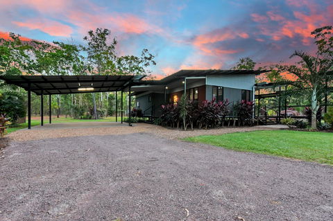 'Tropical Oasis - Darwin NT - DBD 18