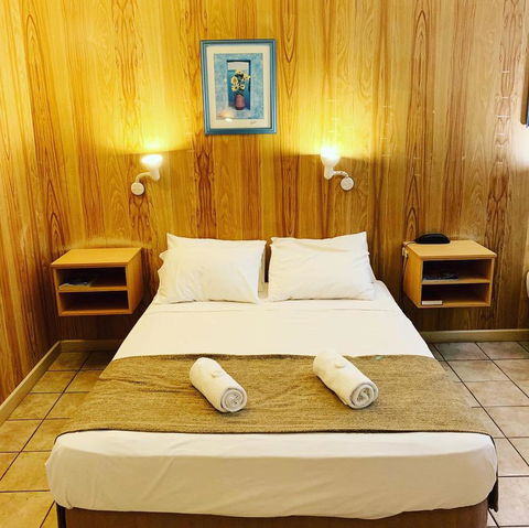 Pine Tree Motel - DBD 22