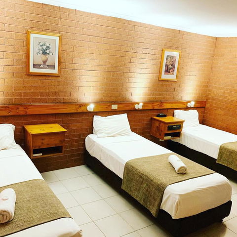 Pine Tree Motel - DBD 31
