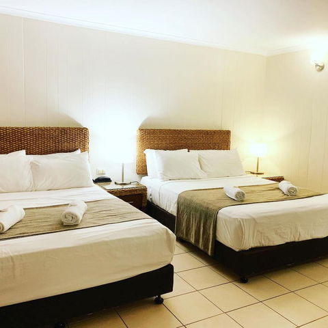 Pine Tree Motel - DBD 33