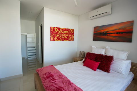 Kakadu @ The Kube (Darwin City) - Click Find 9