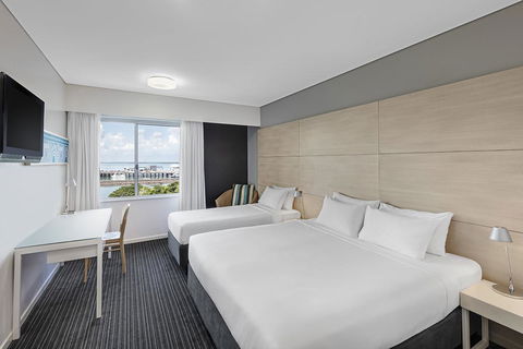 Vibe Hotel Darwin Waterfront - Click Find 15