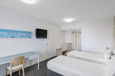 Vibe Hotel Darwin Waterfront - Click Find 21