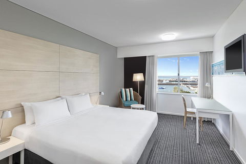 Vibe Hotel Darwin Waterfront - Click Find 20