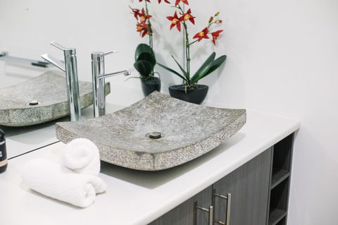 CitySide Apartment - 2 Bedroom With Private Courtyard - Click Find 19