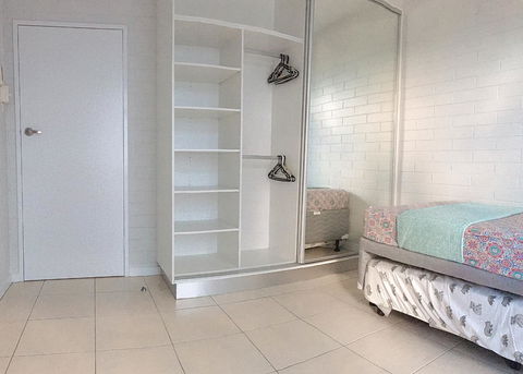 Cozy Room For A Great Stay In Darwin - Excellent Location - Click Find 5