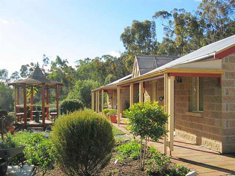 Riesling Trail & Clare Valley Cottages - Bet 4u 0
