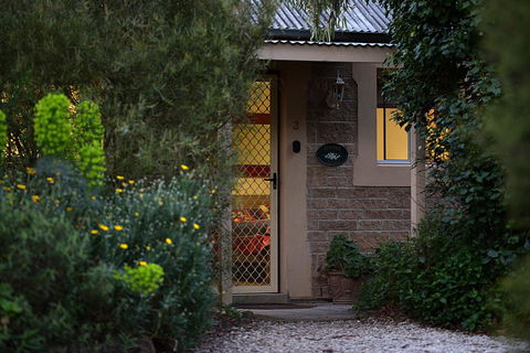Riesling Trail & Clare Valley Cottages - Bet 4u 1