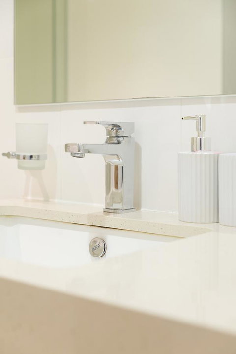 Ther-Rich 2Brm CBD Apartment - Who Is Search 26