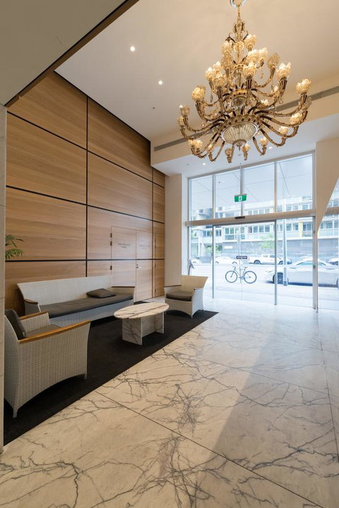 Ther-Rich 2Brm CBD Apartment - Who Is Search 15