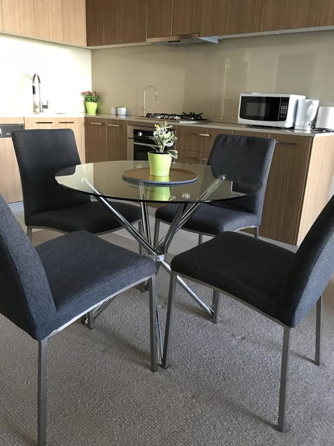 Ther-Rich 2Brm CBD Apartment - Who Is Search 14