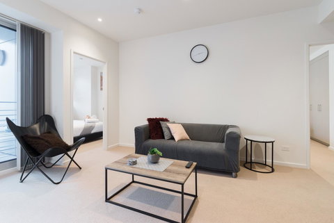 Ther-Rich 2Brm CBD Apartment - Who Is Search 19